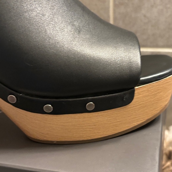 Vince Camuto Black Leather Wooden Heel Mules - Picture 4 of 7